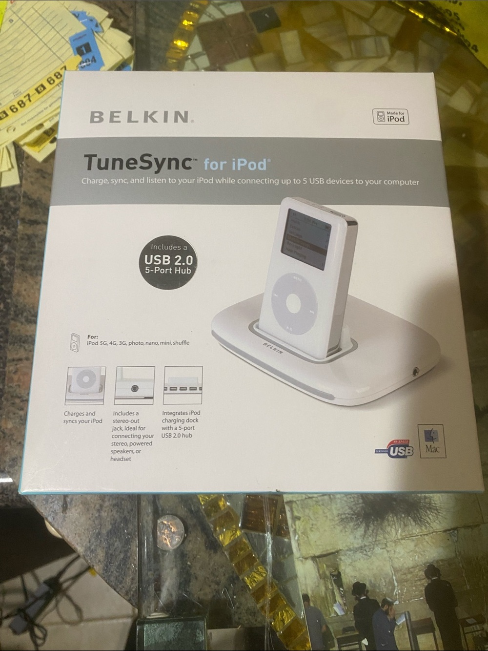 Belkin TuneSync for iPod White USB 2.0 5-Port Hub Dock